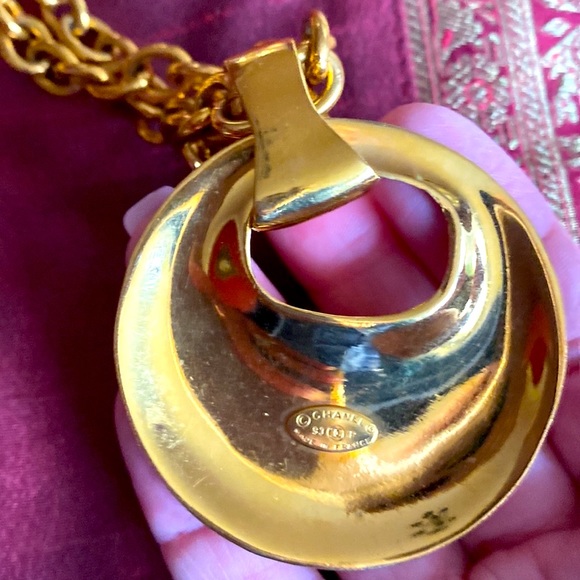 CHANEL vintage necklace - Picture 4 of 10